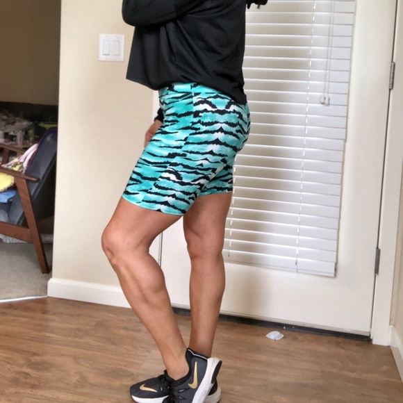 Aqua turquoise & black zebra print biker shorts - Picture 8 of 8